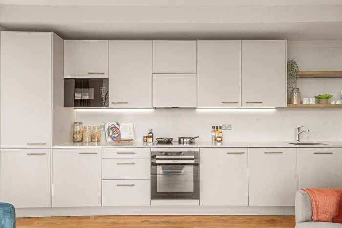 2 Bedroom Flat To Rent In Skylark Point, Anthems Way, E20