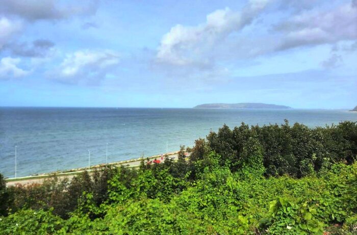 2 Bedroom Apartment To Rent In London House, Penmaenmawr, LL34