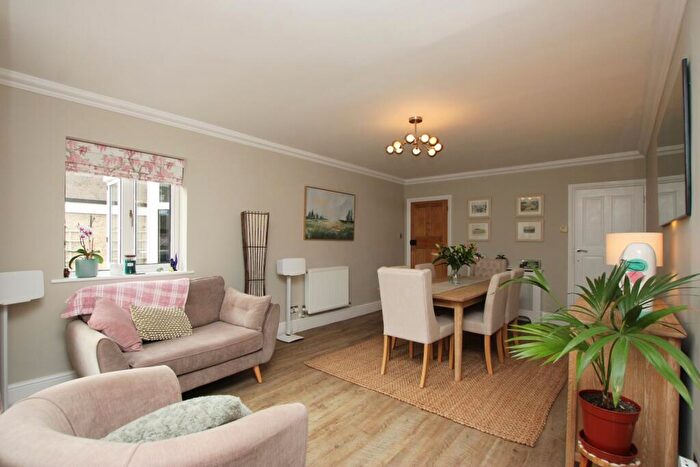 4 Bedroom Detached House For Sale In Blandford Avenue, Kettering, Northamptonshire, NN16