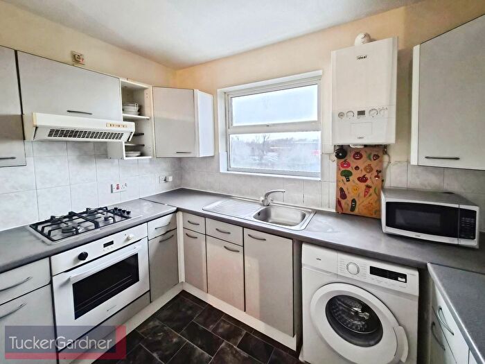 2 Bedroom Detached House To Rent In Newmarket Road, Cambridge, CB5