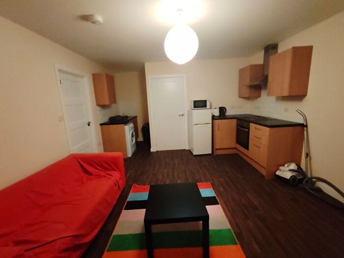 3 Bedroom Flat To Rent In Apartment, Broad Lane, Huddersfield, HD5