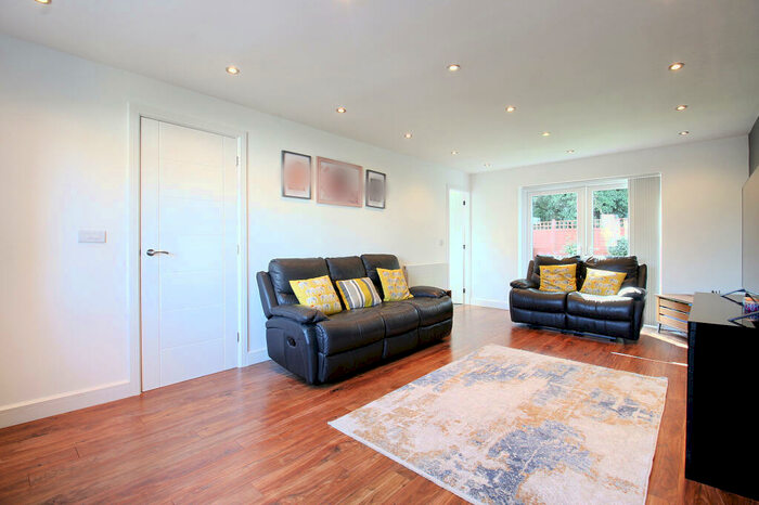 4 Bedroom Detached House To Rent In Cottesmore Avenue, Leicester, LE2