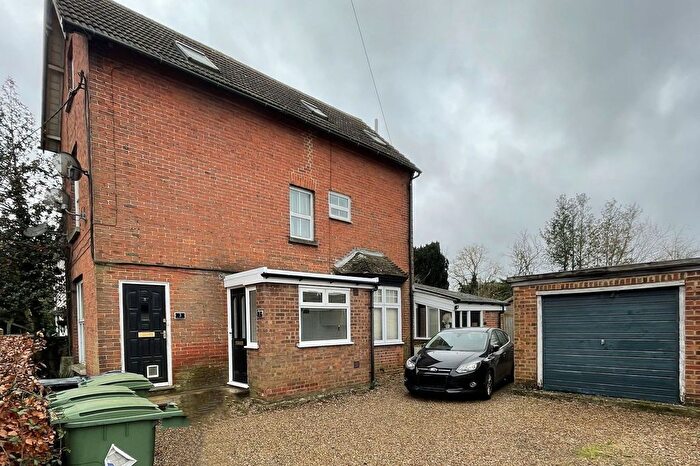 1 Bedroom Flat To Rent In Station Road, Staplehurst, Tonbridge, TN12