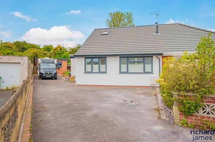 3 Bedroom Bungalow For Sale In Whitelands Road, Stratton St Margaret, Swindon, SN3