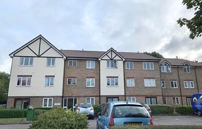 1 Bedroom Flat To Rent In Lapwing Court, Raven Close, Colindale, NW9