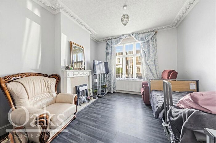 3 Bedroom End Of Terrace House For Sale In Davidson Road, East Croydon, CR0