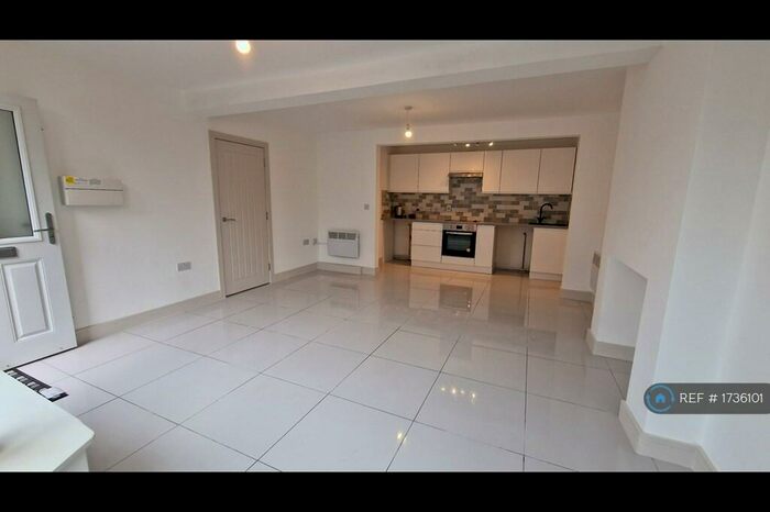 1 Bedroom Maisonette To Rent In Church Road, Epsom, KT17