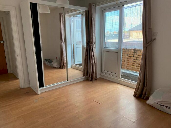 2 Bedroom Flat To Rent In Brooksby's Walk, London, E9