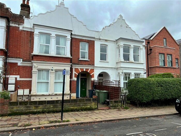 3 Bedroom Flat To Rent In Sternhold Avenue, London, SW2