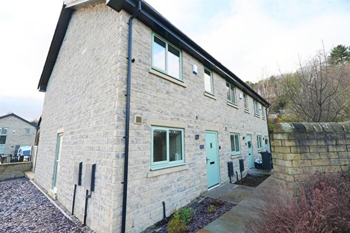 3 Bedroom End Of Terrace House For Sale In Cotton Tops Drive, RIpponden, HX6