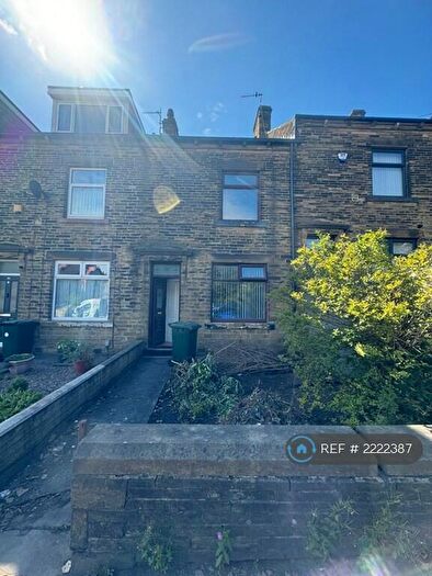 3 Bedroom Terraced House To Rent In Cleckheaton Road, Bradford, BD6