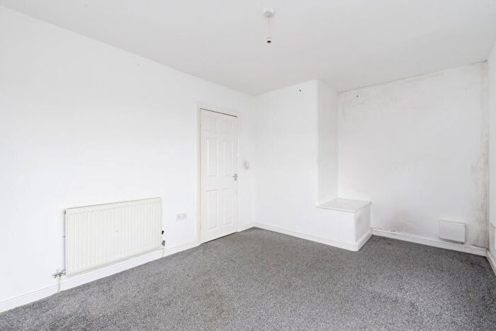 2 Bedroom Semi-Detached House For Sale In City Road, Orrell, Wigan, WN5