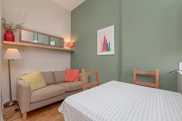 1 Bedroom Apartment For Sale In Comely Bank Street, Edinburgh, Midlothian, EH4