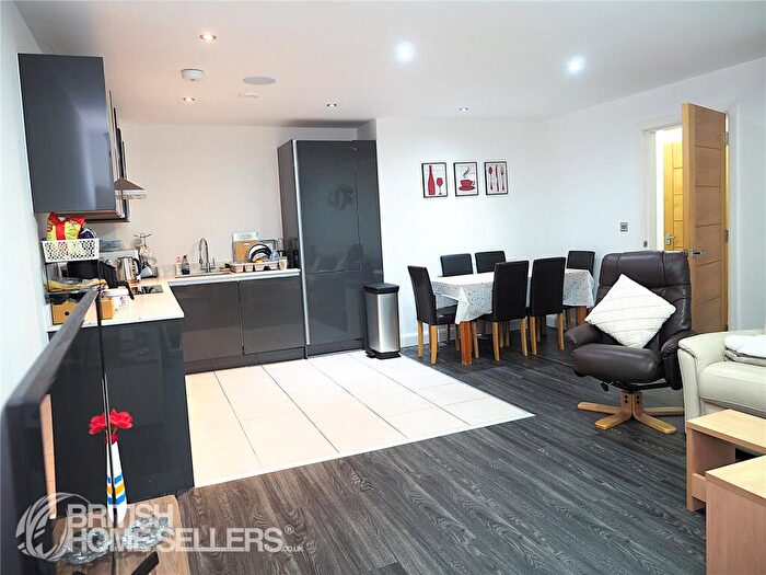 2 Bedroom Apartment For Sale In Richard Lewis Way, Shirley, Solihull, West Midlands, B90