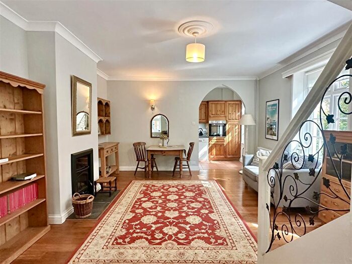 2 Bedroom Semi-Detached House For Sale In Stonestile Lane, Hastings, TN35