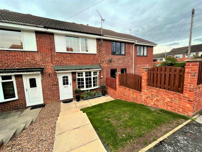 2 Bedroom Property To Rent In Park Avenue, Kirkthorpe, Wakefield, WF1