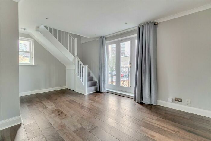 1 Bedroom Flat For Sale In Bolingbroke Walk, Battersea Park, SW11