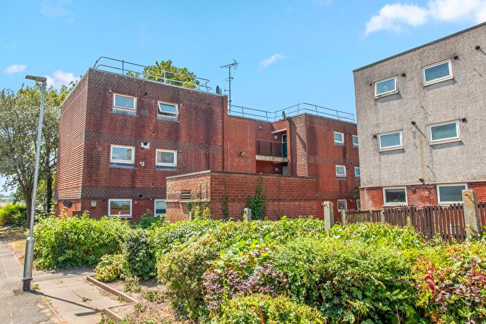 2 Bedroom Flat For Sale In Bodmin Court, Mansfield, NG18