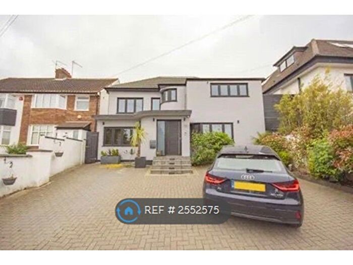 5 Bedroom Detached House To Rent In Edgware, London, HA8