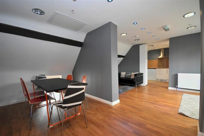 5 Bedroom Flat To Rent In Market Place, Durham, DH1