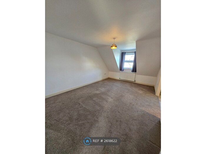 2 Bedroom Flat To Rent In Camwal Court, Harrogate, HG1