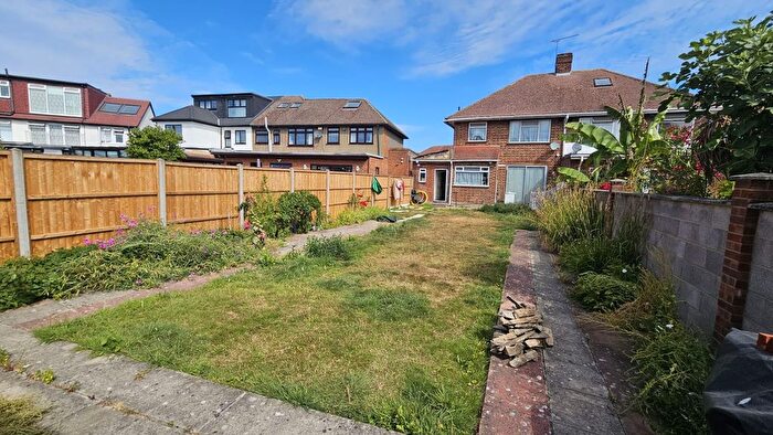 3 Bedroom Town House For Sale In Crosslands Avenue, Southall, UB2