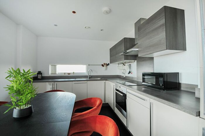 3 Bedroom Flat To Rent In Bedroom Apartment – Alto, Sillavan Way, Salford, M3