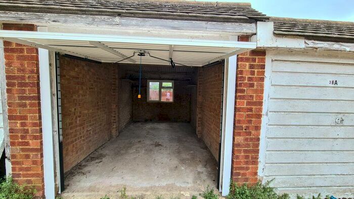 Garage / Parking To Rent In Garage Sterling Avenue, Edgware, HA8