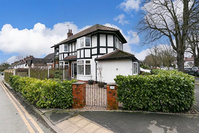 3 Bedroom House For Sale In Church Road, North Ferriby, HU14