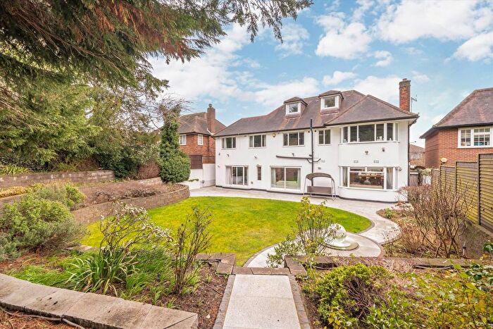 5 Bedroom Property To Rent In The Ridings, Ealing, W5