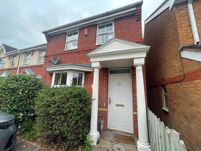 3 Bedroom Property To Rent In Walkers Way, Kenilworth, CV8