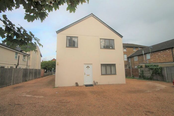 2 Bedroom Maisonette To Rent In Palace Grove, Bromley, BR1