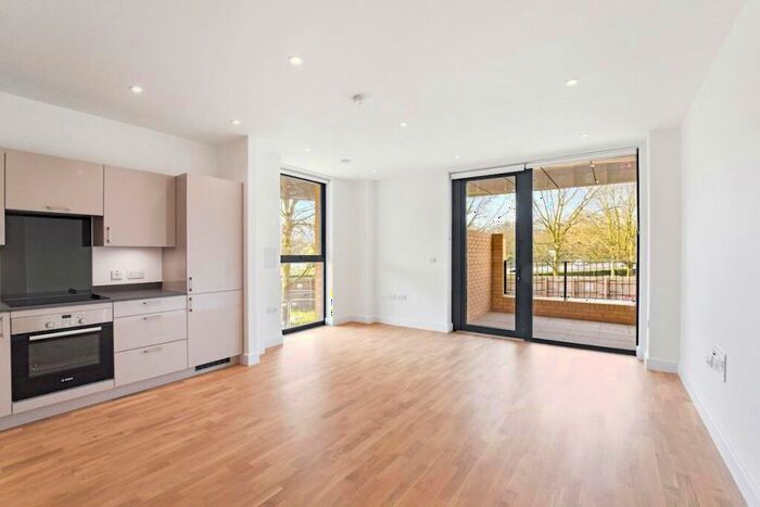 1 Bedroom Apartment To Rent In Burgess Springs, Chelmsford, CM1