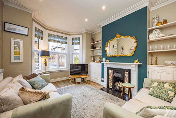 4 Bedroom Terraced House For Sale In Harcourt Street, Newark, NG24