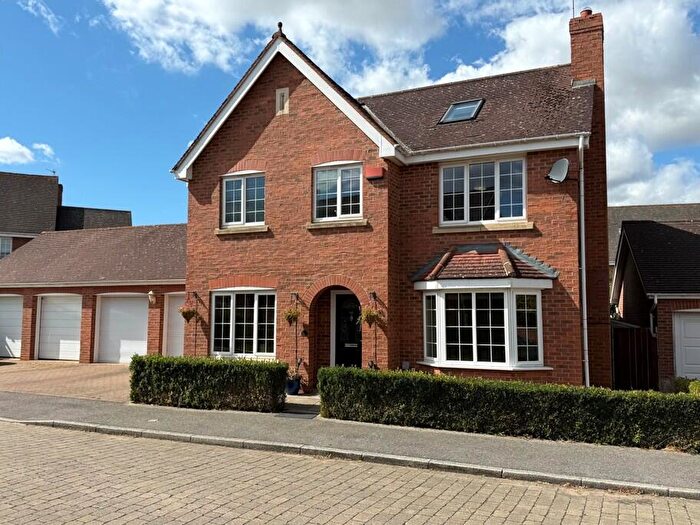 5 Bedroom Detached House To Rent In Tiverton Crescent, Kingsmead, MK4