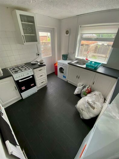 6 Bedroom Terraced House To Rent In Broadway, Treforest, CF37