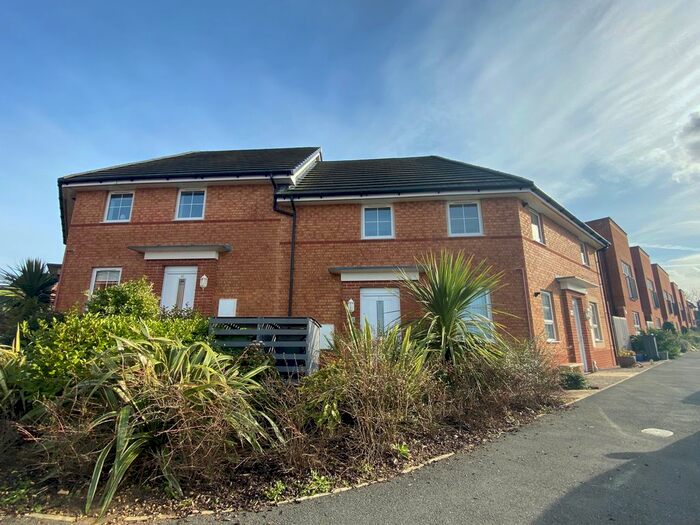 2 Bedroom Maisonette To Rent In Adam Terrace, St. Davids Road, East Cowes, PO32