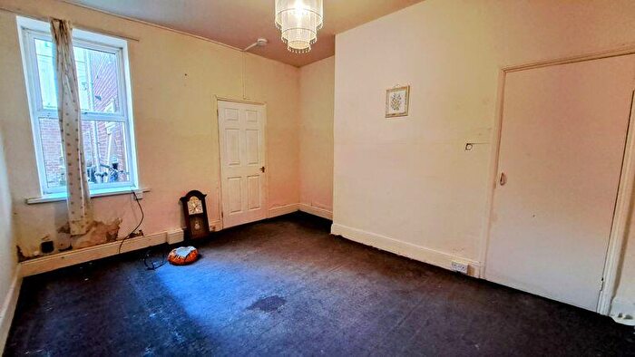2 Bedroom Flat For Sale In Ellesmere Road, Benwell, Newcastle Upon Tyne, NE4