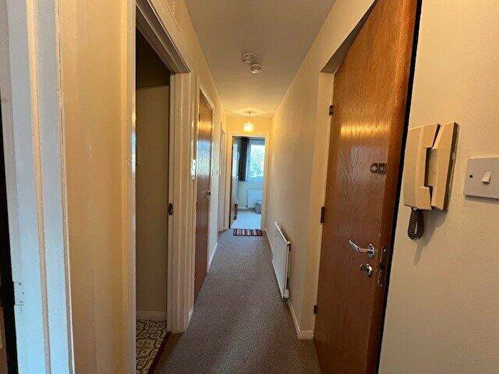 2 Bedroom Flat To Rent In Craigton Court, Aberdeen, AB15