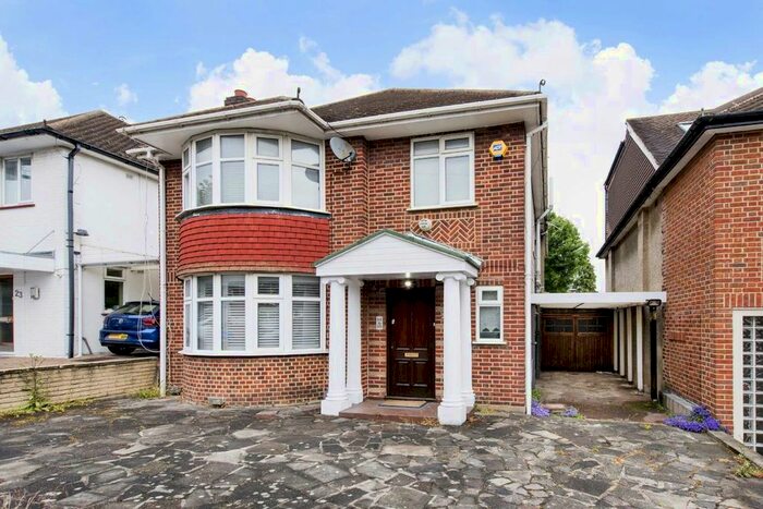 4 Bedroom Detached House To Rent In Tenterden Gardens, London, NW4