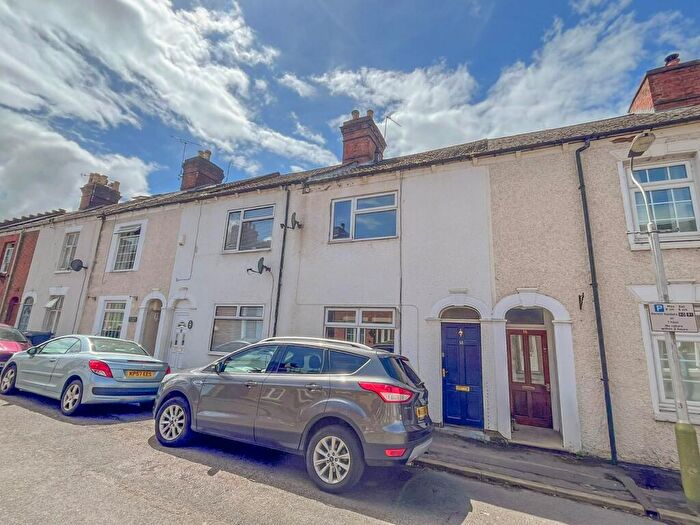 2 Bedroom Terraced House For Sale In Princes Street, Rugby, Warwickshire, CV21