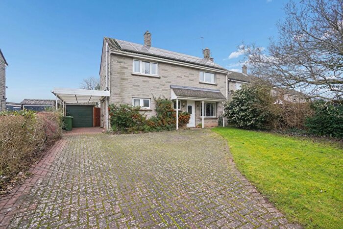 4 Bedroom Detached House For Sale In Larkhill Road, Abingdon, OX14