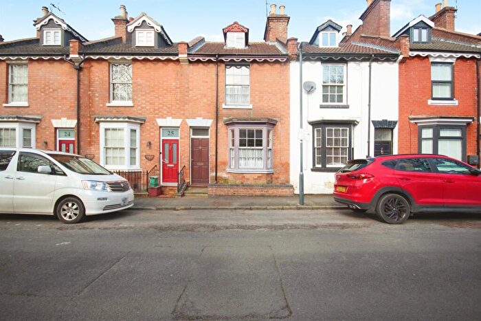 2 Bedroom Terraced House For Sale In Rosefield Street, Leamington Spa, CV32