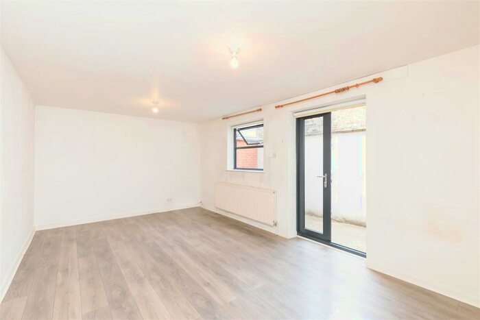 1 Bedroom Flat To Rent In Hanley Road, London, N4