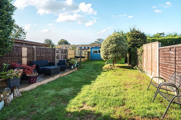 2 Bedroom Semi-Detached House For Sale In Sandymount Avenue, North Bersted, PO22