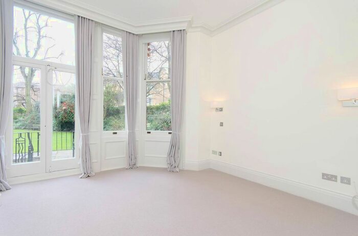 2 Bedroom Flat To Rent In Old Brompton Road, South Kensington, London, SW5
