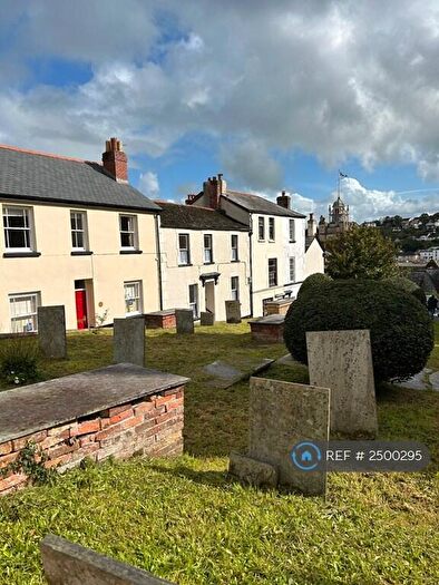 2 Bedroom Flat To Rent In Church Walk, Bideford, EX39