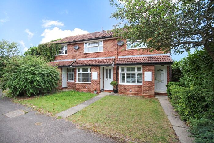 2 Bedroom Terraced House To Rent In Kesteven Way, Wokingham, RG41