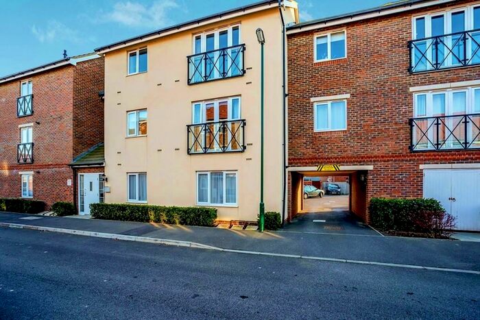 1 Bedroom Flat To Rent In Meaden Way, Felpham, Bognor Regis, West Sussex, PO22