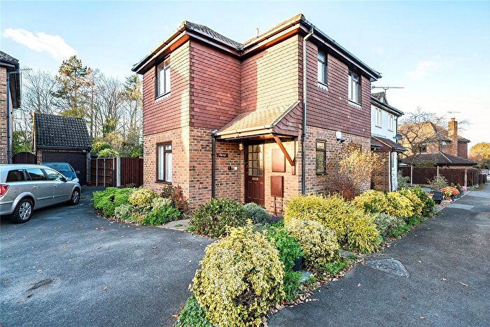 3 Bedroom End Terrace House For Sale In Ripley, Surrey, GU23